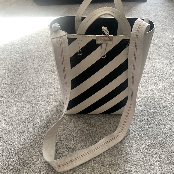 Off-white tote with shoulder strap - Picture 1 of 1